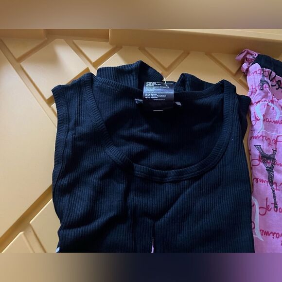 “Let’s Fall in Love” Tank top pajama short set with elastic waist - Picture 4 of 5